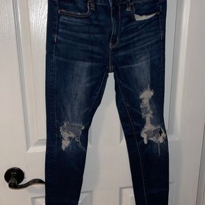 AE Outfitters super stretch ripped Hi-rise jeggings. (Dark Blue)Size 4.